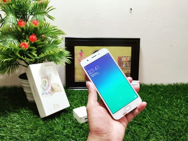 Oppo F1s…..4/64 GB